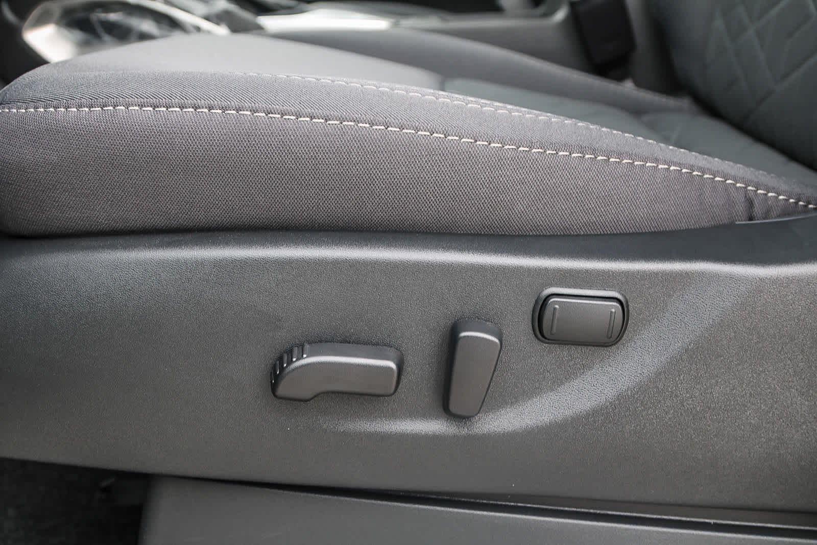 2025 Nissan Frontier SV - Photo 22