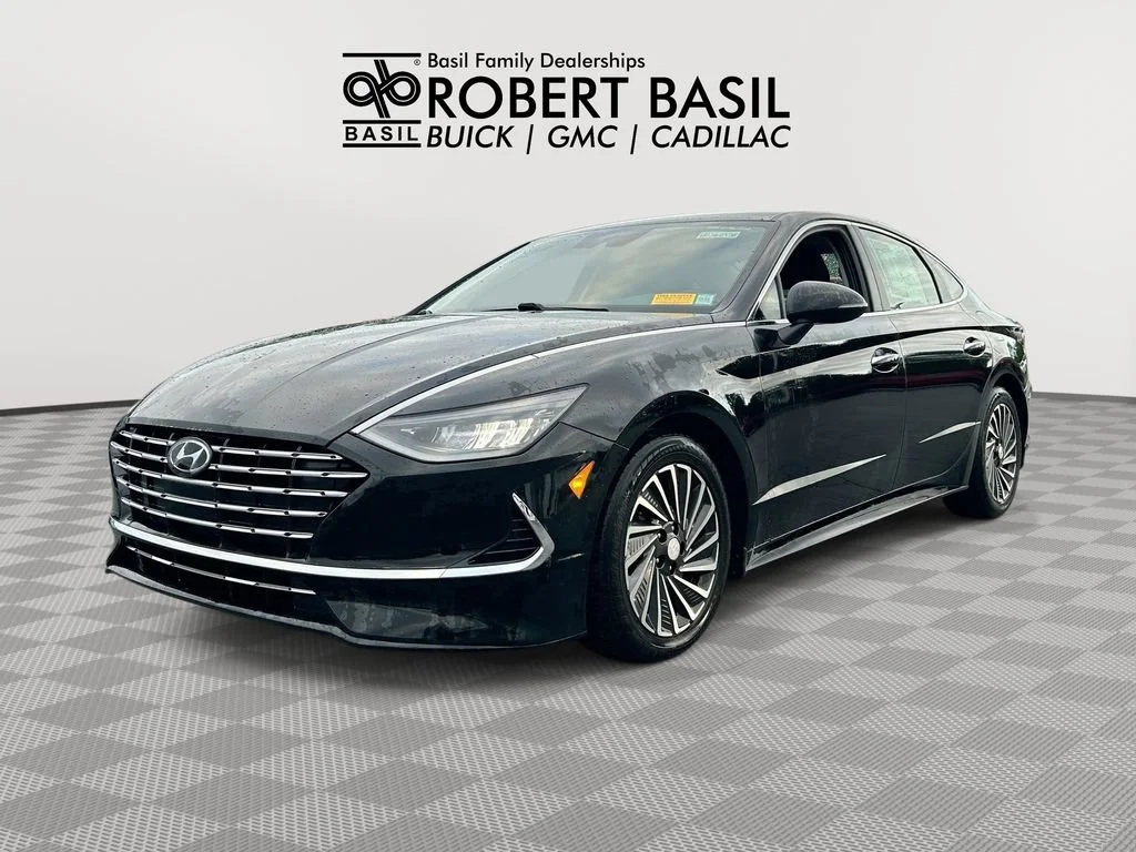 Used 2022  Hyundai SEL image 1