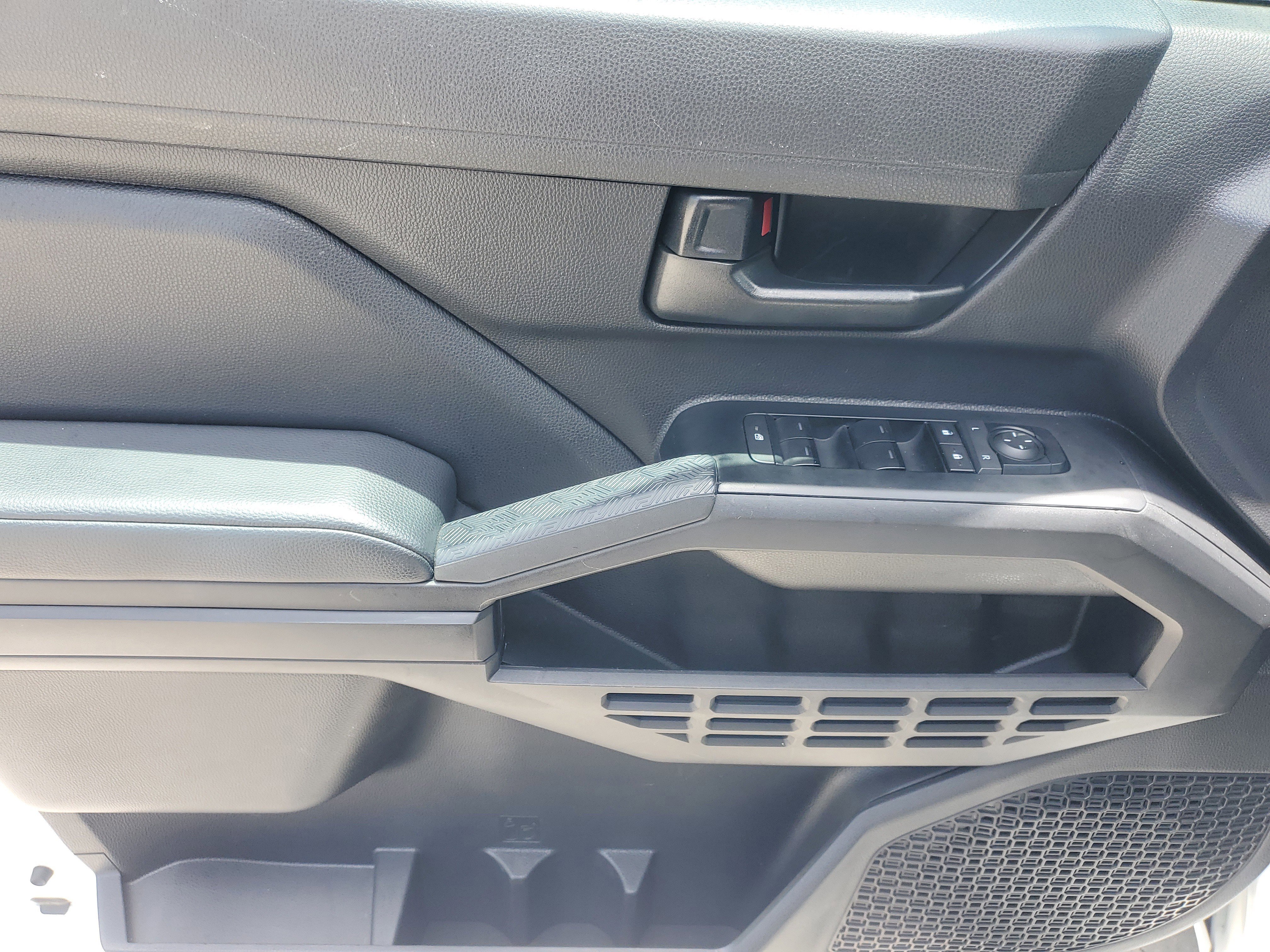 Certified Used 2025 Ice Toyota SR image 16