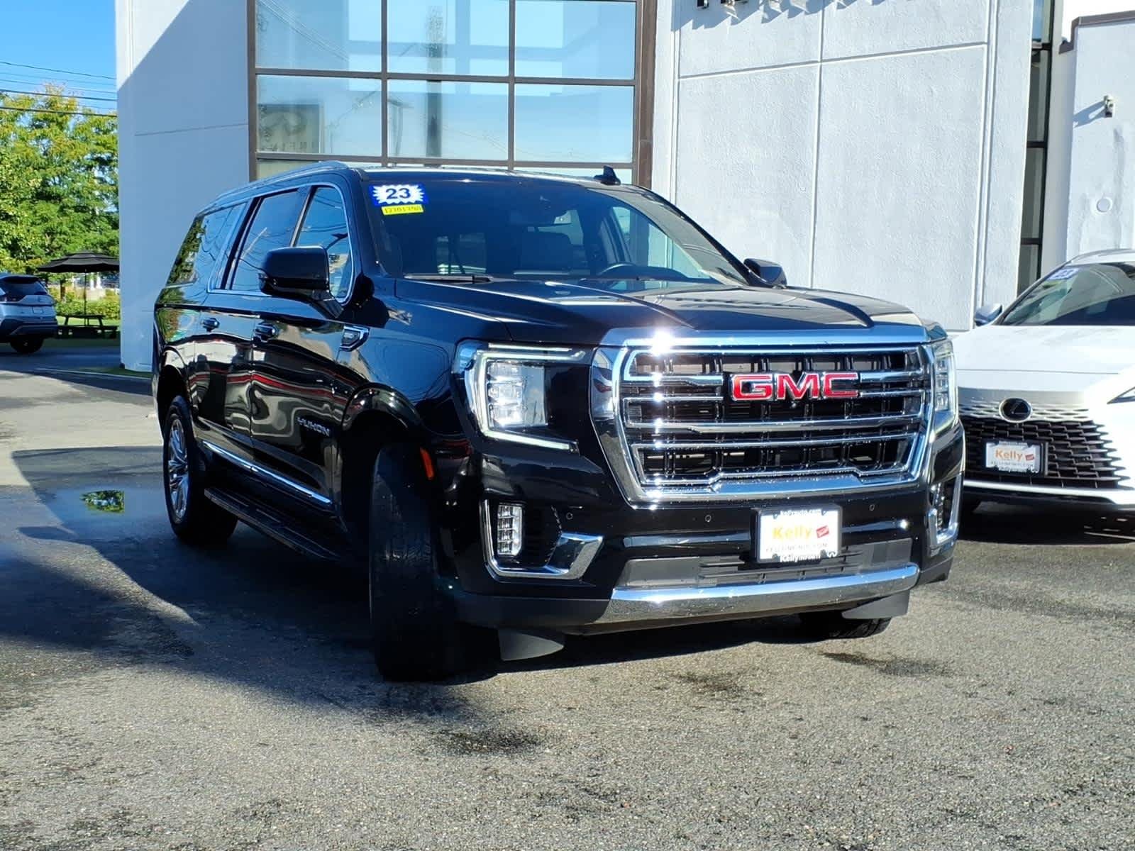 Used 2023 Onyx Black GMC SLT image 3