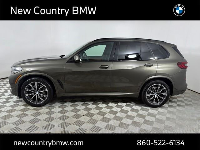 Used 2023 Green BMW xDrive40i image 4