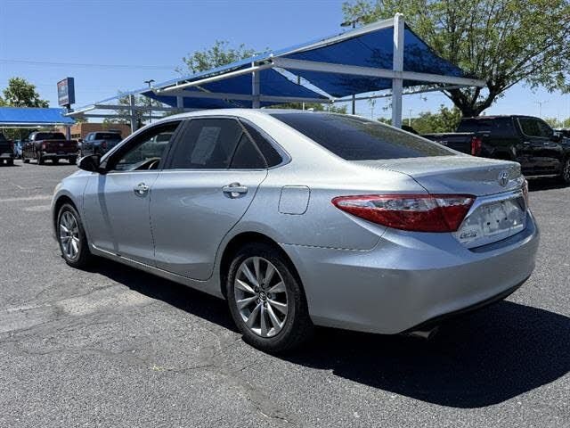 Used 2017 Silver Toyota XLE image 6