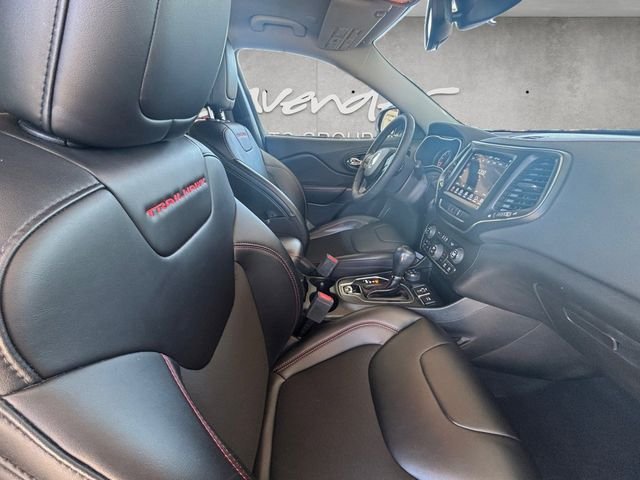 Used 2022 White Jeep Trailhawk image 25