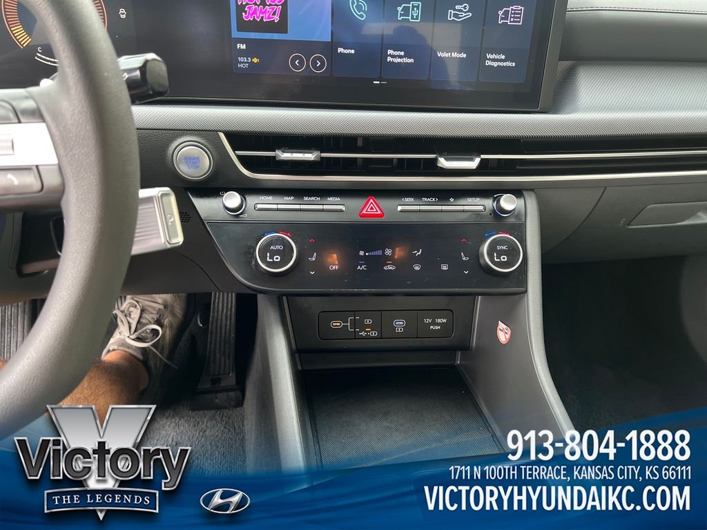 Used 2024 Red Hyundai SEL image 17