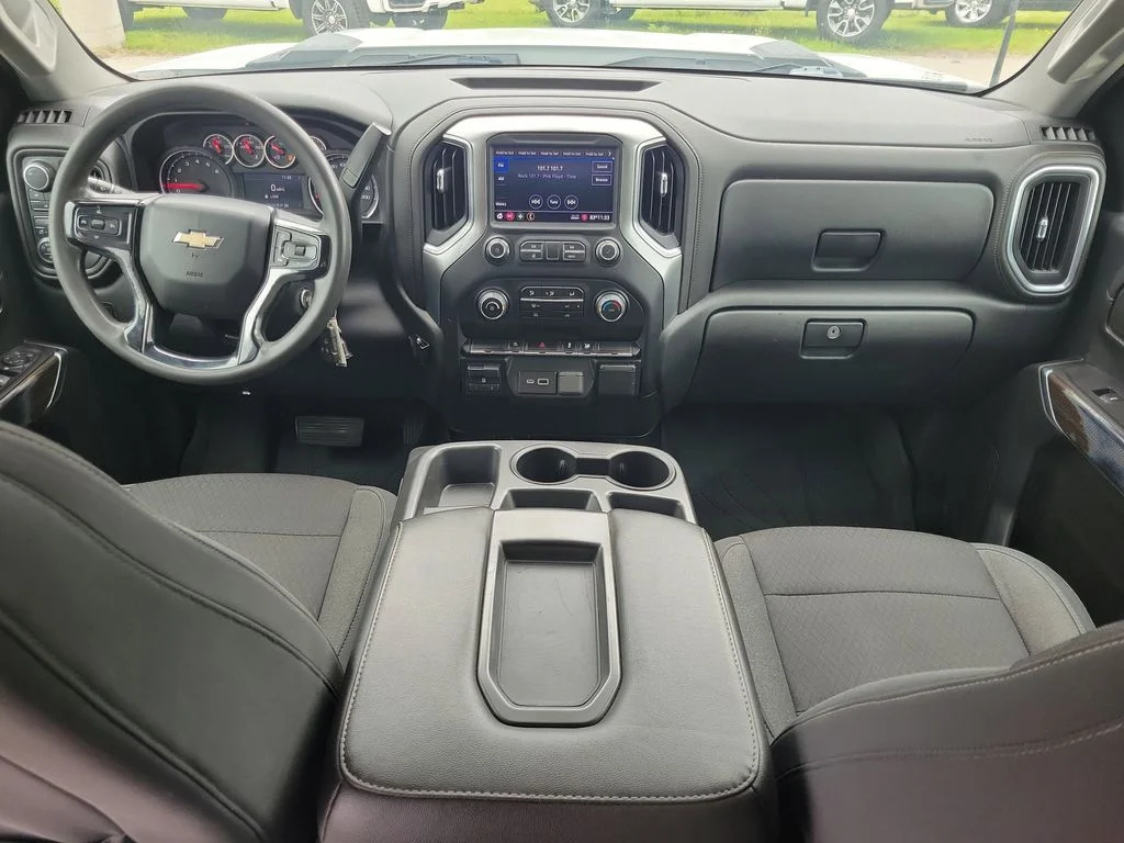 Used 2020  Chevrolet LT image 13
