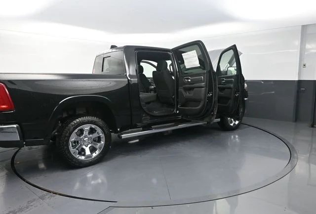 New 2026 Diamond Black Crystal Pearl-Coat Exterior Paint RAM Big Horn/Lone Star image 39