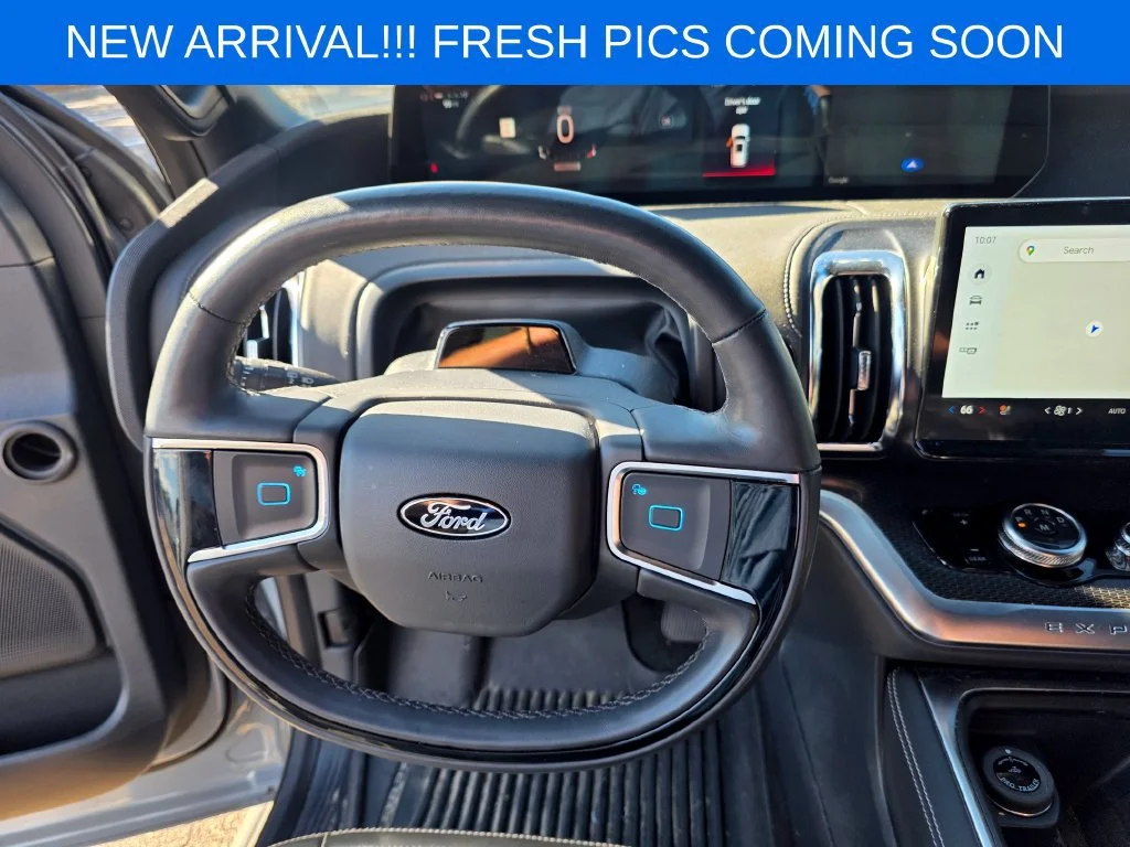 Used 2025  Ford Platinum image 11