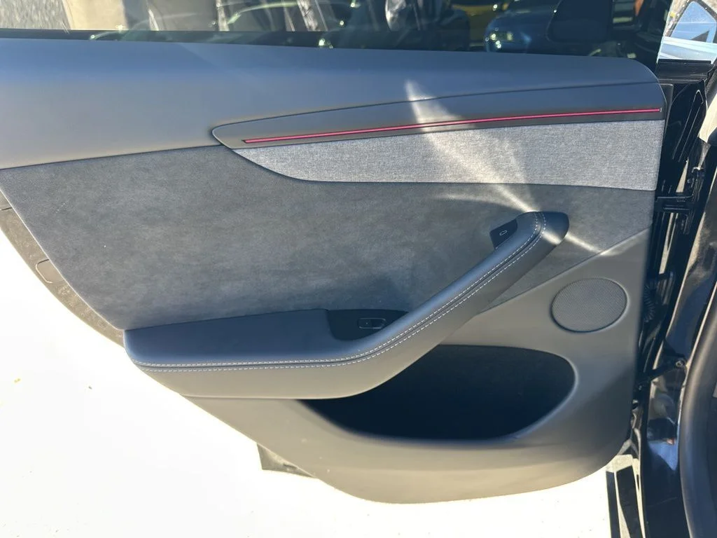 Used 2026  Tesla Long Range image 29