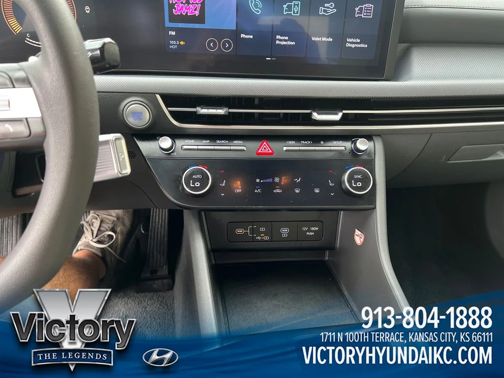 Used 2024 Red Hyundai SEL image 17