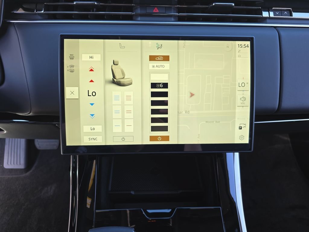 New 2026 Fuji White Land Rover SE image 25