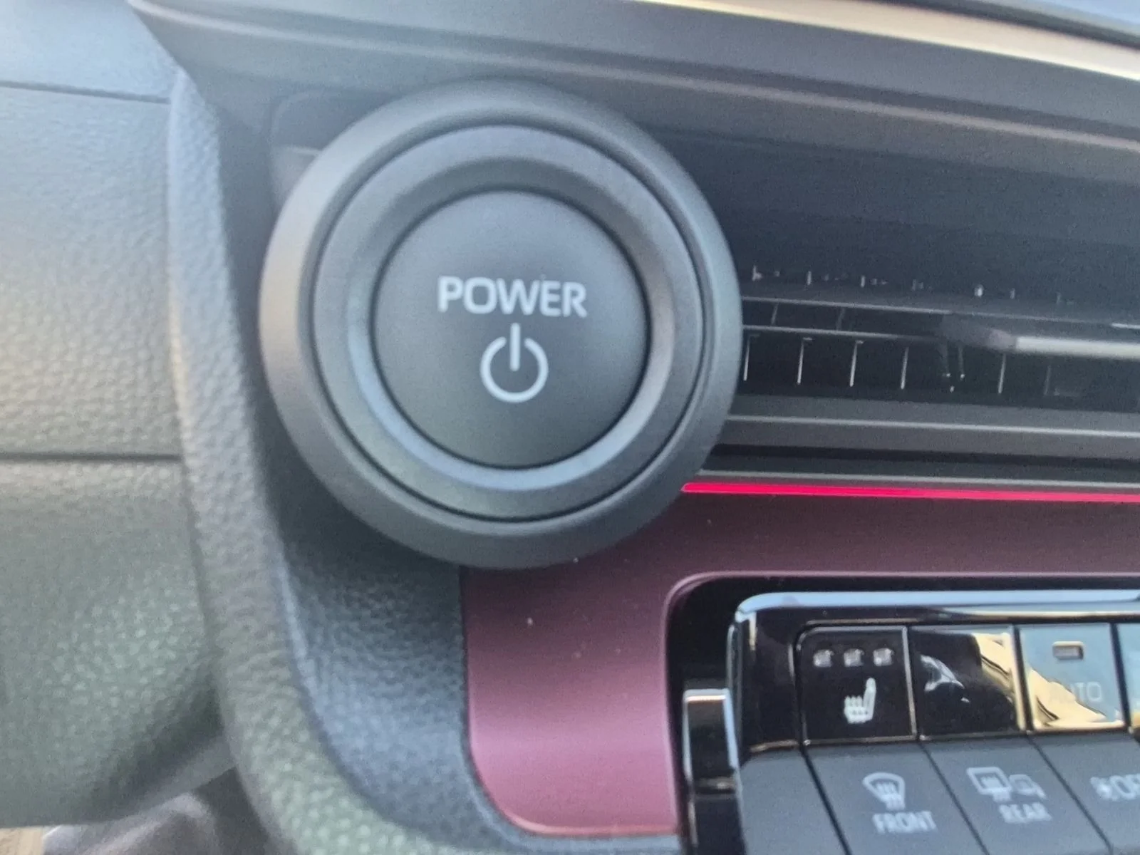 2026 Toyota Prius Plug-in Hybrid XSE - Photo 21