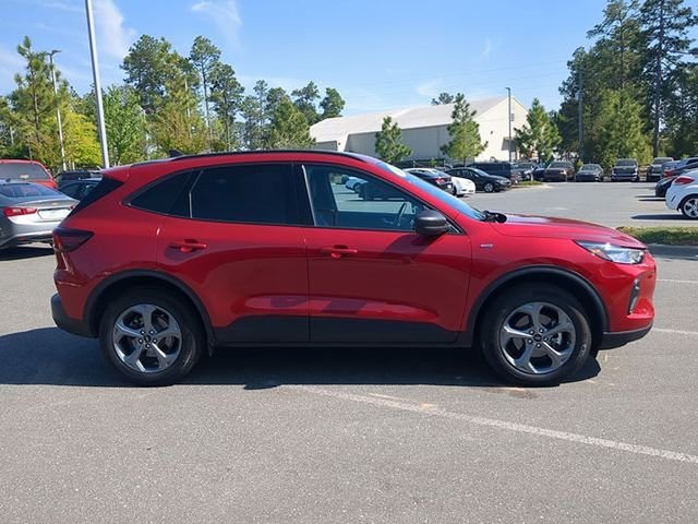 Used 2025 Red Ford ST-Line image 3