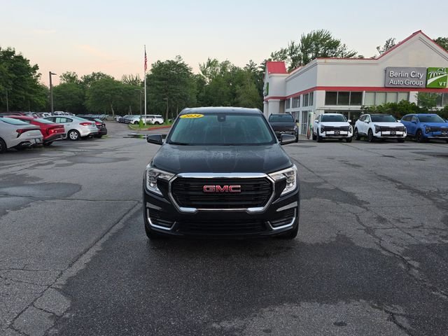 Used 2024 Ebony Twilight Metallic GMC SLE image 3