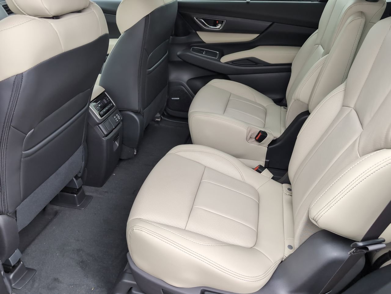 New 2026 AUTUMN GREEN METALLIC Subaru Limited 7-Passenger image 13