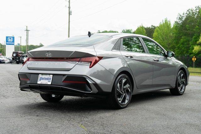 2025 Hyundai Elantra Limited - Photo 9