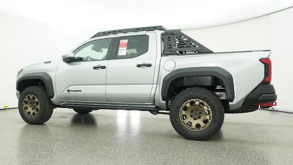 New 2026 Celestial Silver Metallic Toyota Trailhunter image 17