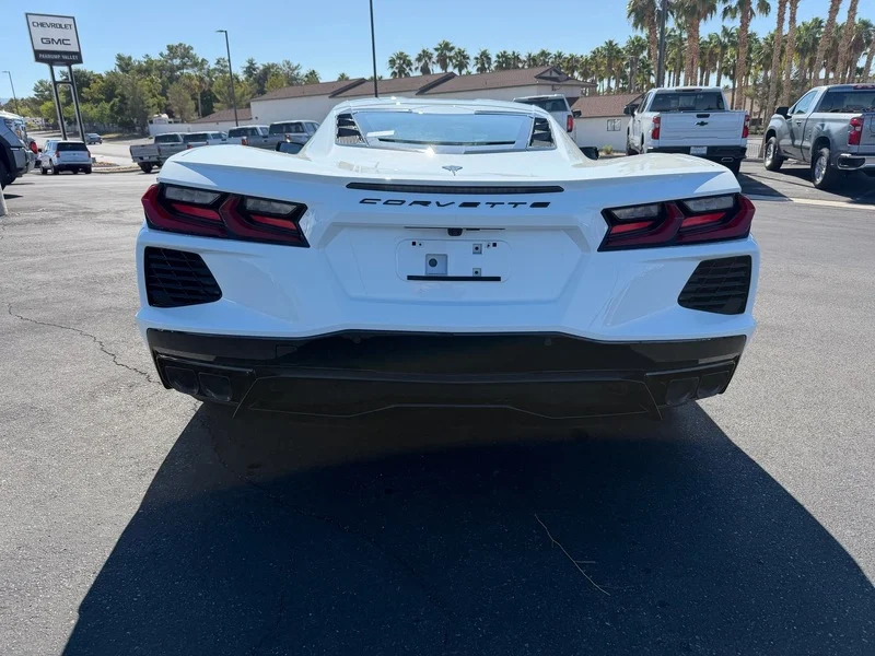 Used 2023 ARCTIC WHITE Chevrolet 1LT image 4