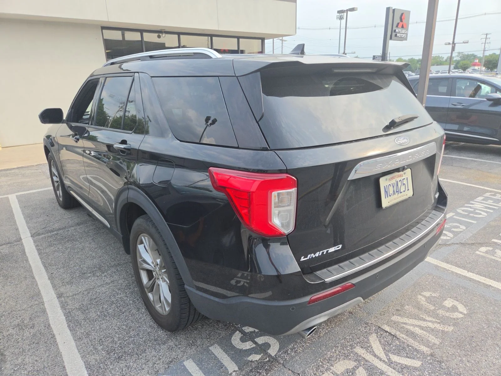 Used 2020 Black Ford Limited image 6