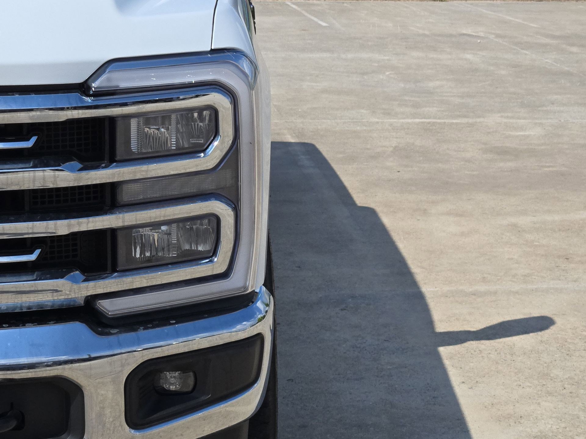 Used 2025 Oxford White Ford LARIAT image 10
