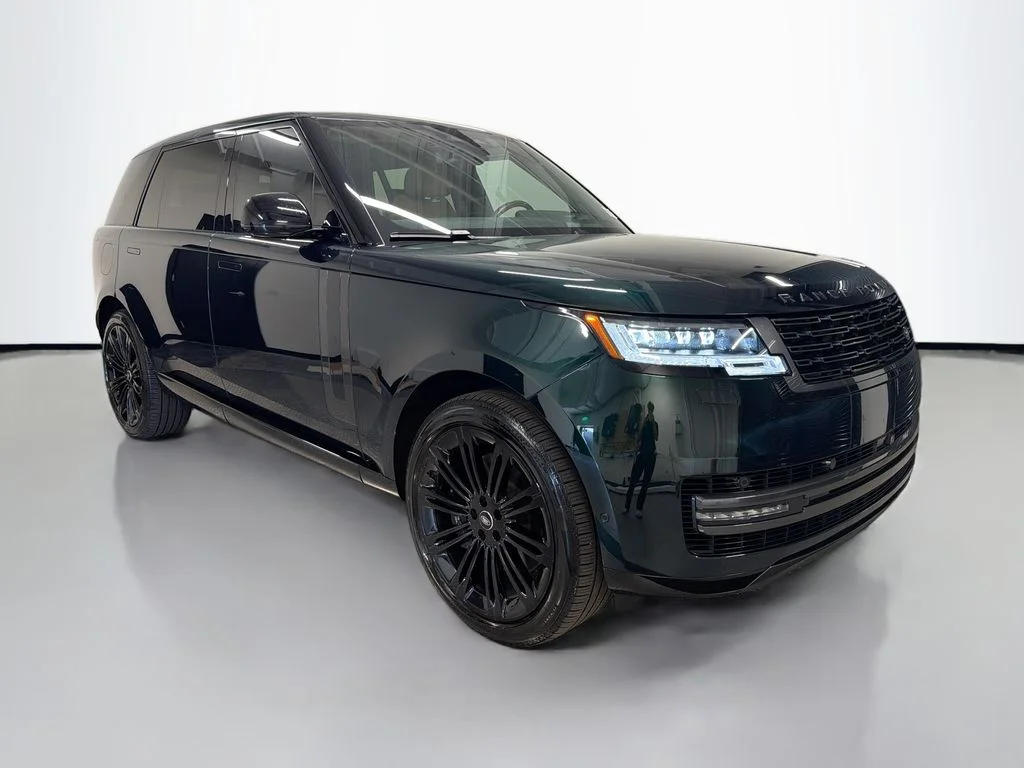 Certified Used 2025 British Racing Green SV Bespoke Ultra Met Gloss Land Rover Autobiography image 7