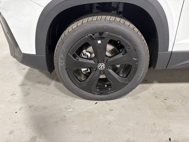 New 2026 White Volkswagen 1.5T SE Black image 8