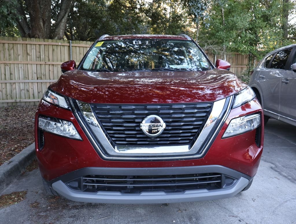 2021 Nissan Rogue SV photo 2