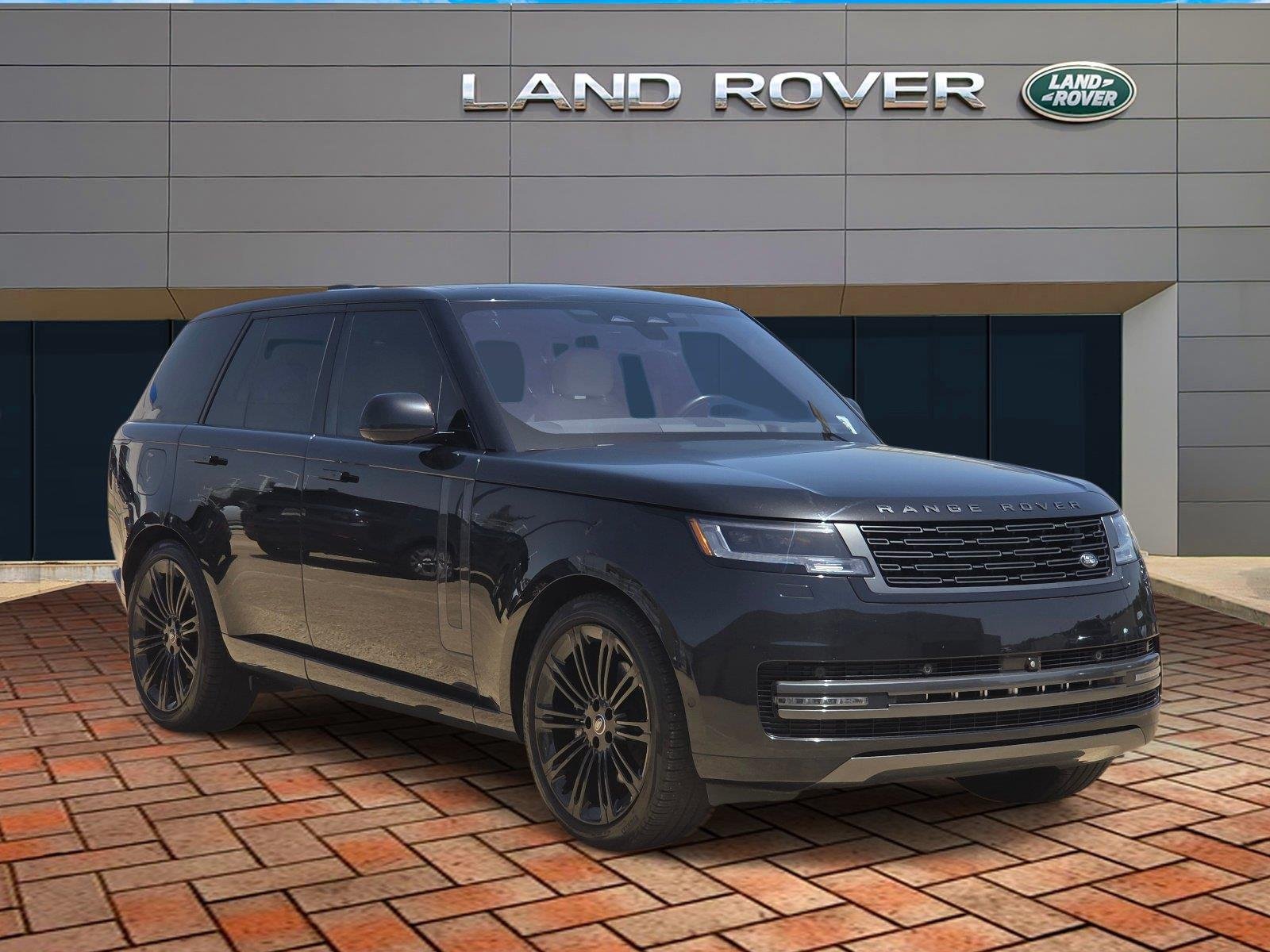 Used 2023 Santorini Black Metallic Land Rover SE image 3