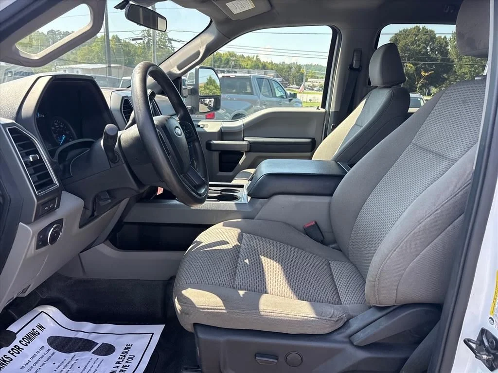 Used 2021 Oxford White Ford XLT image 24