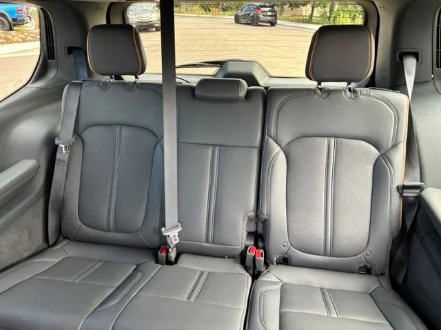Used 2022 Black Jeep Series II image 19