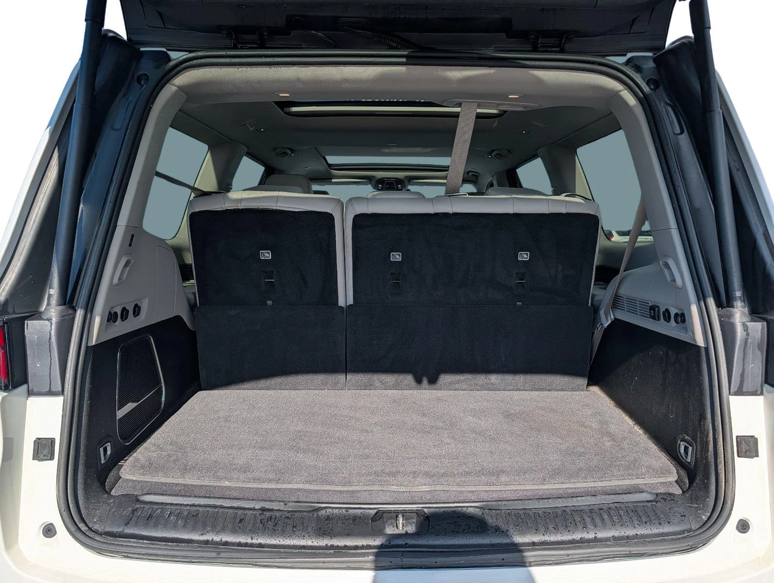 Used 2022 Bright White Clearcoat Jeep Series I image 35