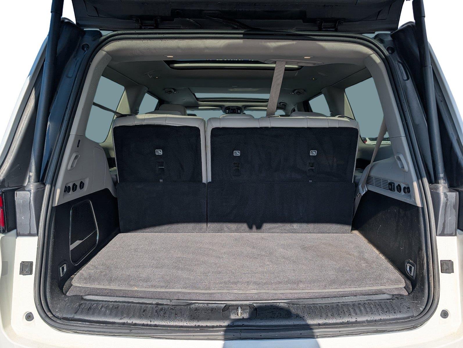 Used 2022 Bright White Clearcoat Jeep Series I image 35