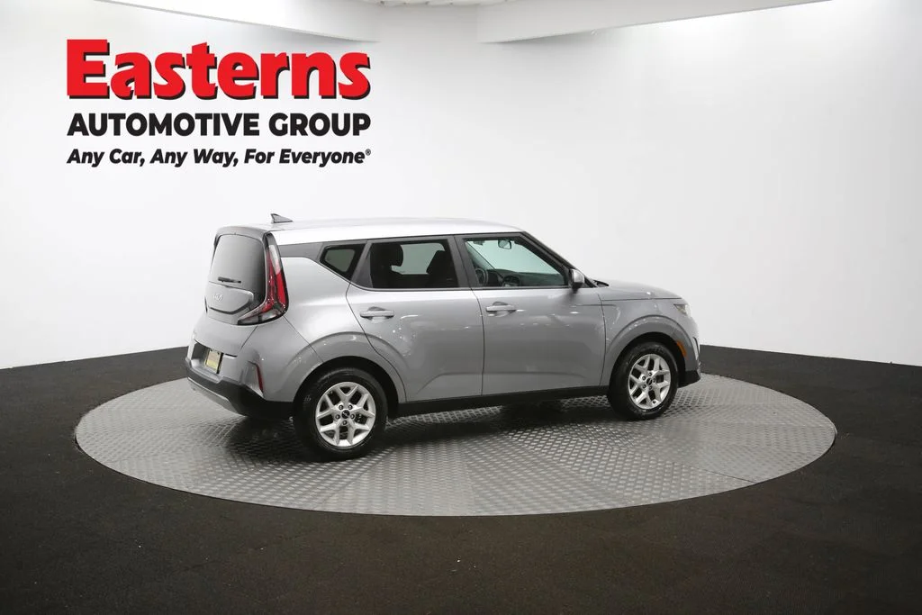 Used 2023  Kia LX image 42