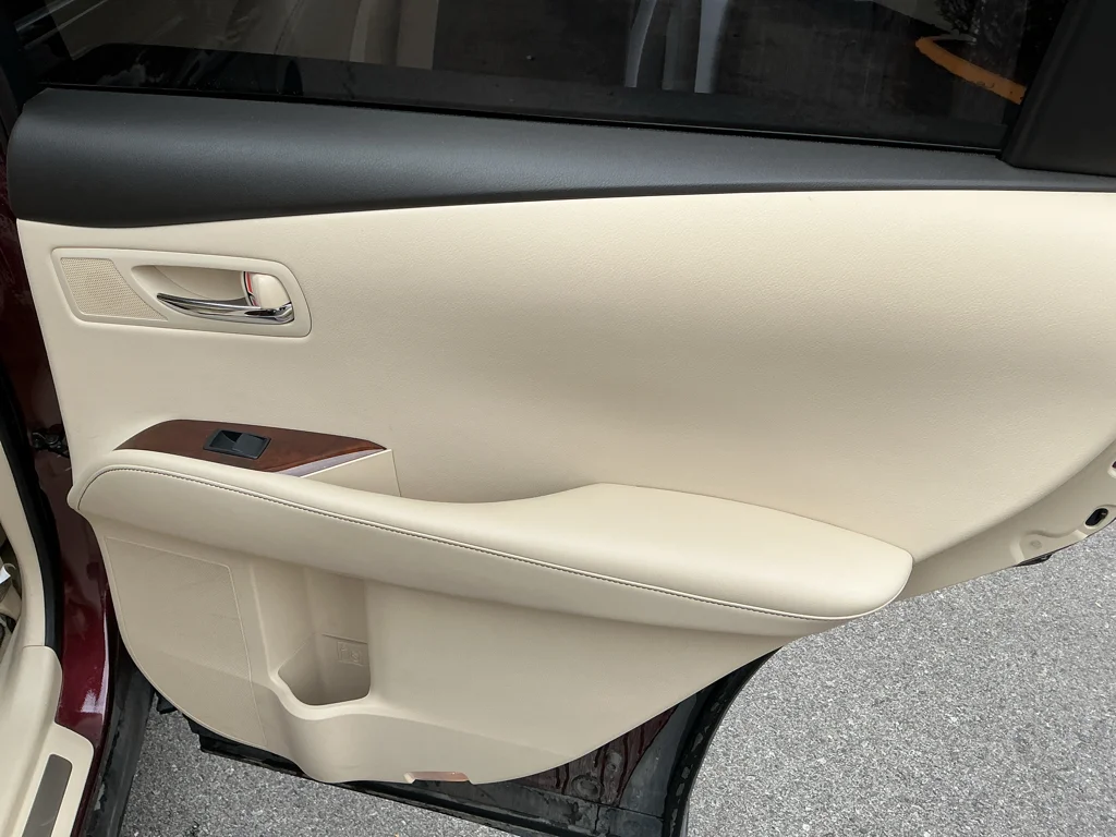 Used 2013 Claret Mica Lexus Base image 14