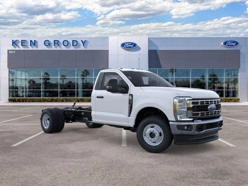 2026 Ford F-350 Super Duty Chassis Cab