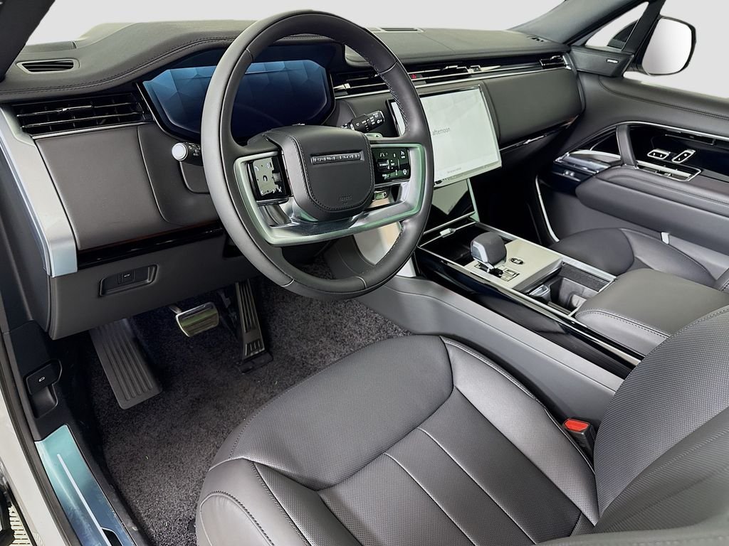 New 2026 Fuji White Land Rover SE image 9