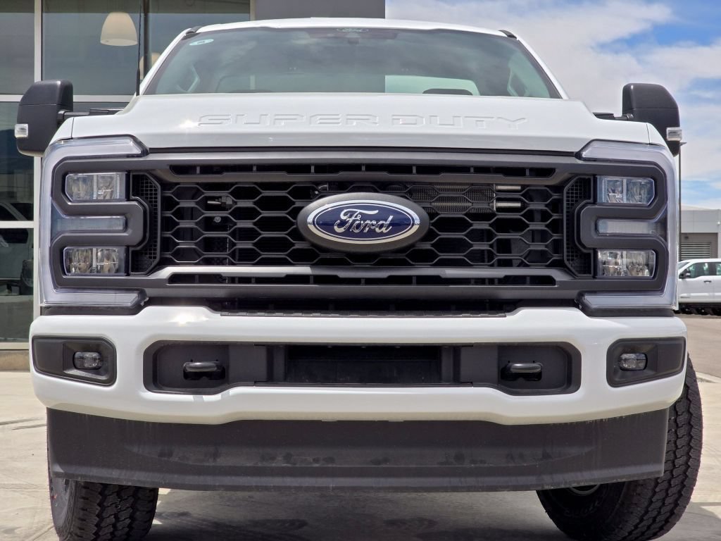 New 2026 Oxford White Ford XL/STX image 3