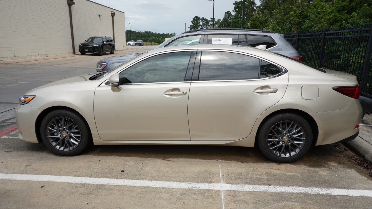 Used 2018 Beige Lexus ES 350 image 5