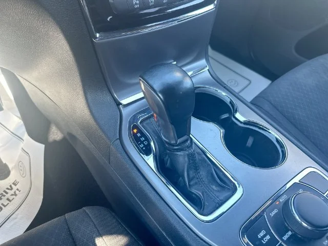 Used 2020 White Jeep Laredo image 23