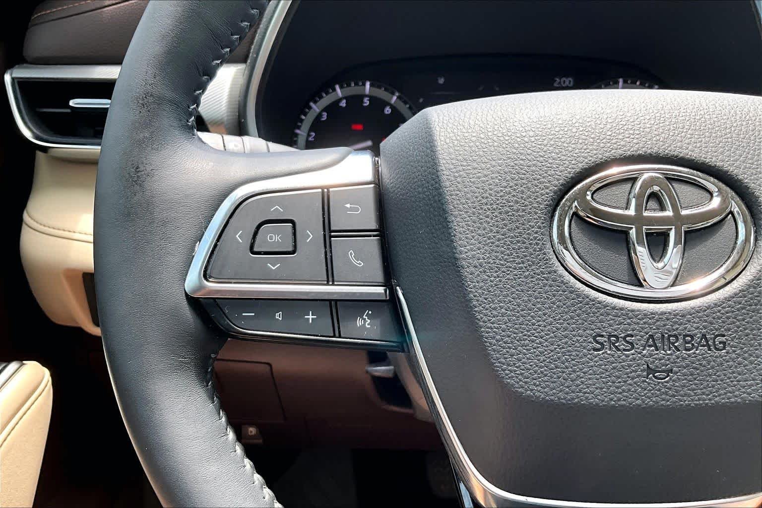 Used 2021 Blizzard Pearl Toyota Platinum image 22
