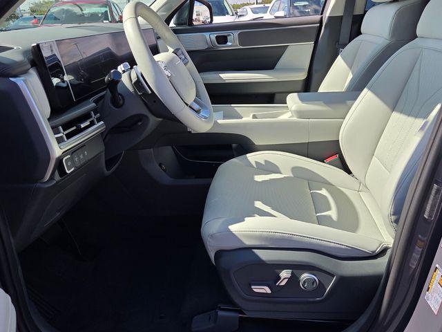 New 2027 Gray Hyundai SEL FWD image 5