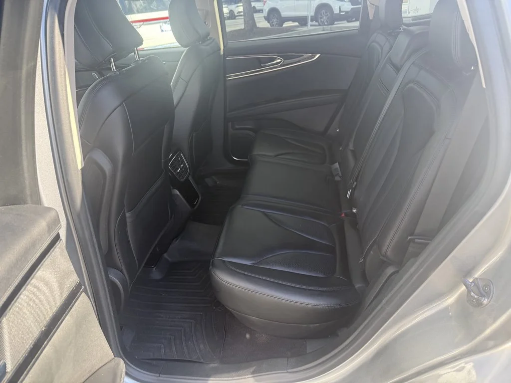 Used 2021 Silver Radiance Lincoln Standard image 7
