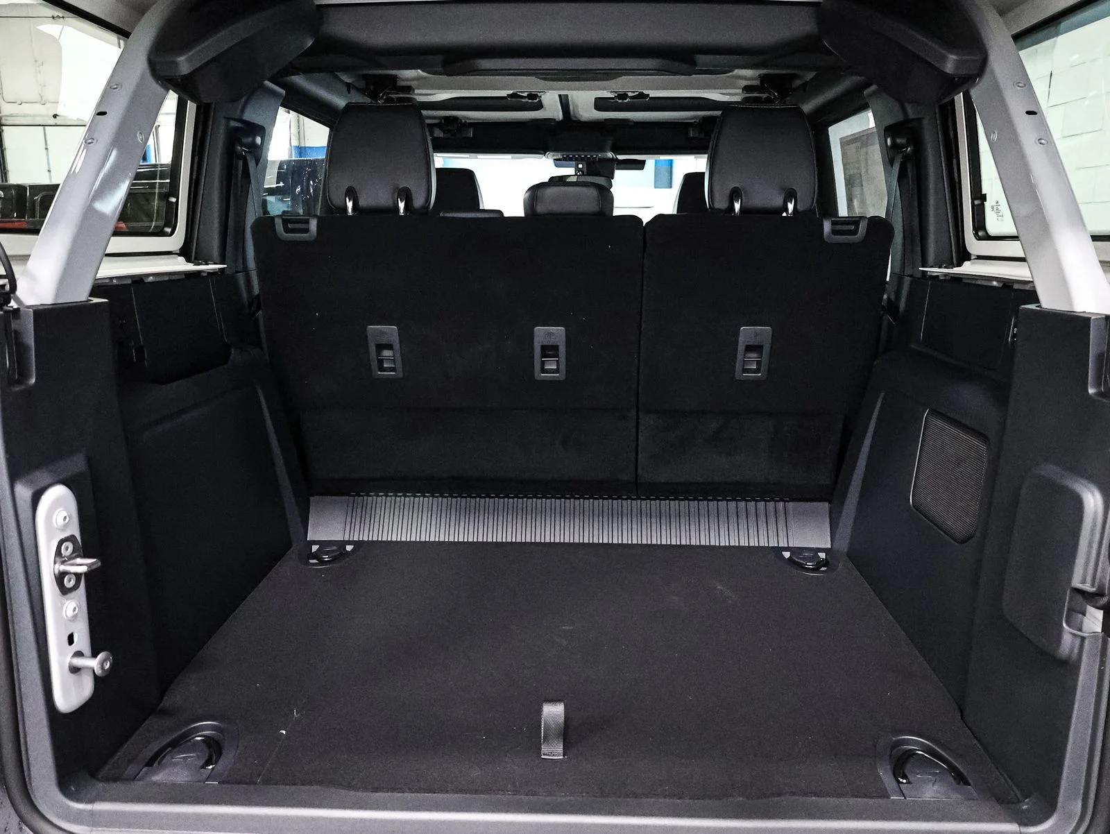 New 2026 Avalanche Gray Ford Badlands® image 17