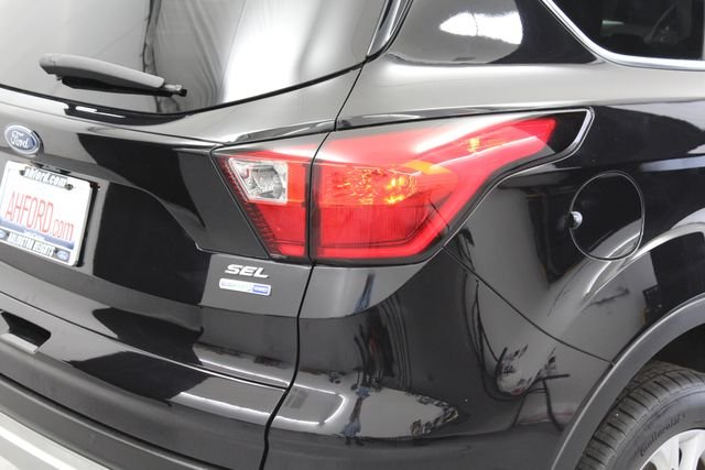 Used 2019 Agate Black Metallic Ford SEL image 9