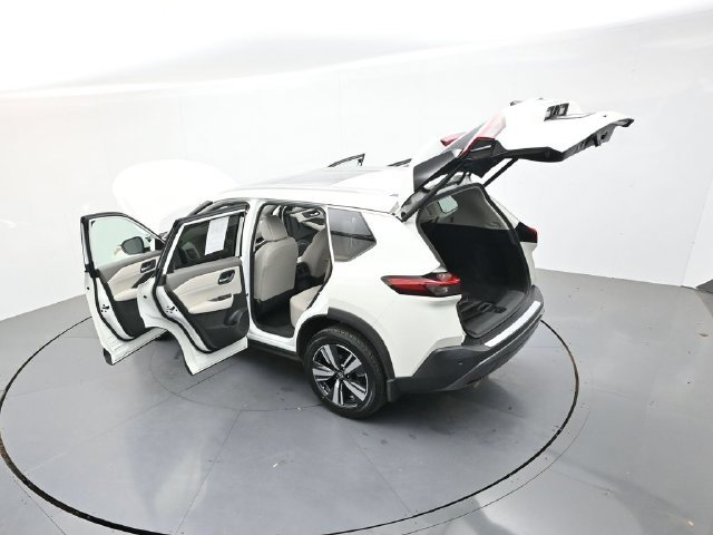 Used 2023 White Nissan SL image 38
