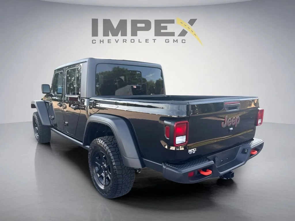 Used 2023  Jeep Mojave image 3