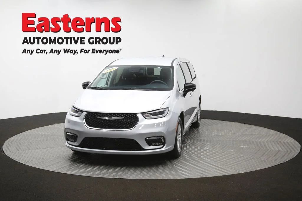 Used 2024 Silver Chrysler Touring L image 55
