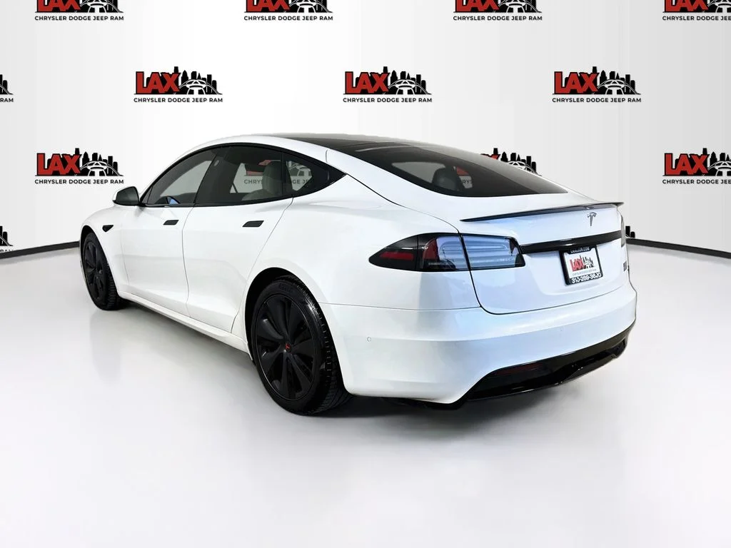 Used 2023 White Tesla Plaid image 5