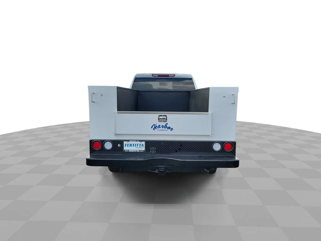 New 2026 Summit White Chevrolet WT image 7