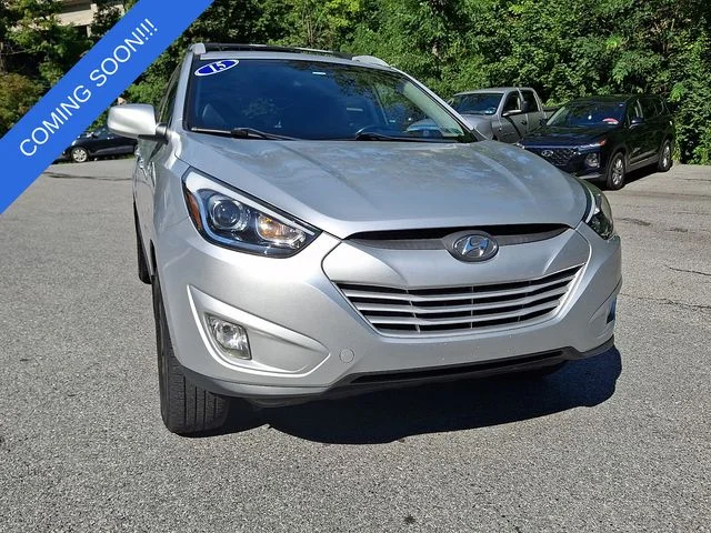 Used 2015 Silver Hyundai SE image 3
