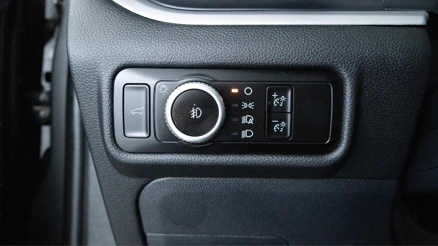 Certified Used 2023 Gray Ford XLT image 23
